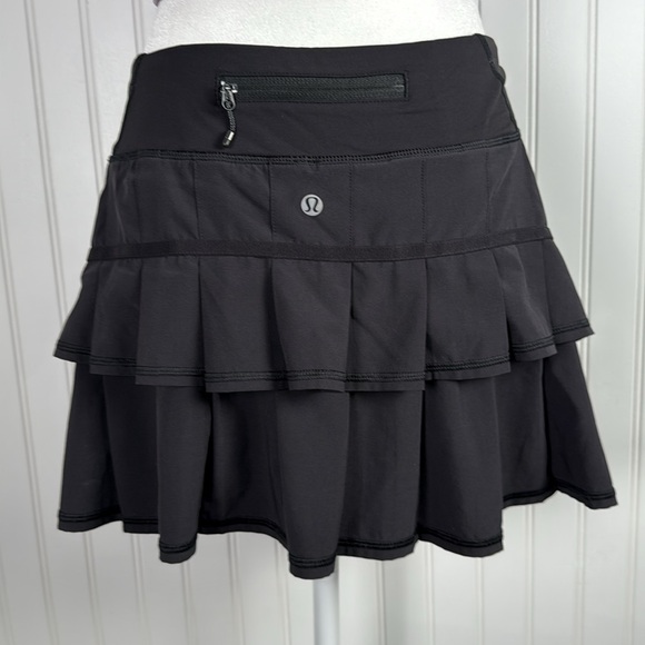 lululemon athletica Dresses & Skirts - Lululemon Athletica Black pace setter Mini Skirt